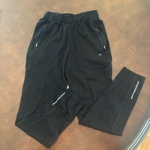 Russell Pants in black. Men’s size small (28-30).